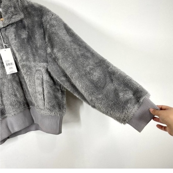 Varley NWT Griffin Duray Faux Shearling Pullover Size L Women's Long Sleeve - Picture 8 of 12